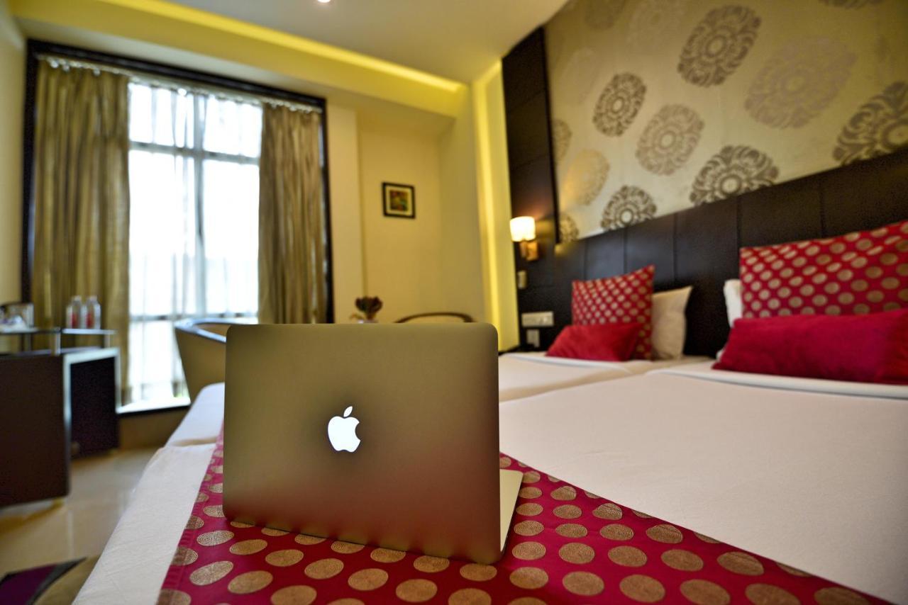 Hotel Surya Plaza Kota  Esterno foto