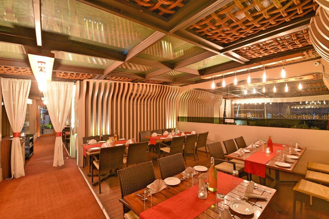 Hotel Surya Plaza Kota  Esterno foto