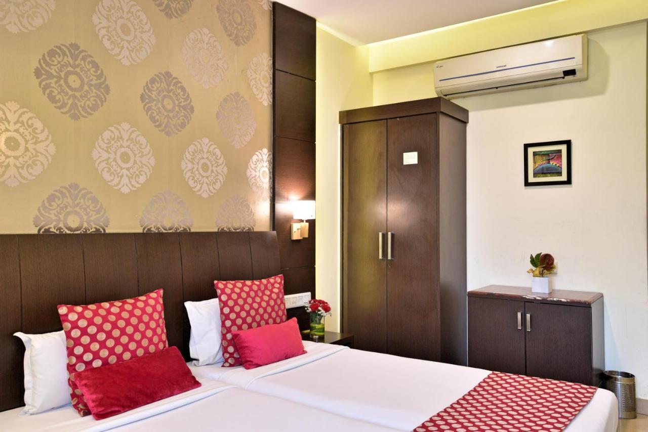 Hotel Surya Plaza Kota  Esterno foto